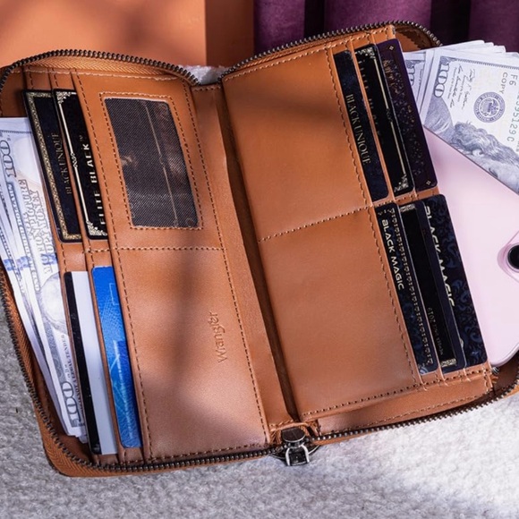 Wrangler Brown Wallet. New with tags. - Picture 3 of 5